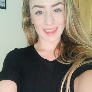 Meet your Posher, Elise